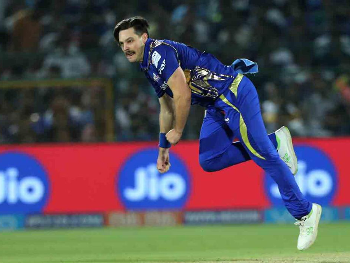 Rajasthan Royals beat Mumbai Indians by 3 wickets - Sakshi12