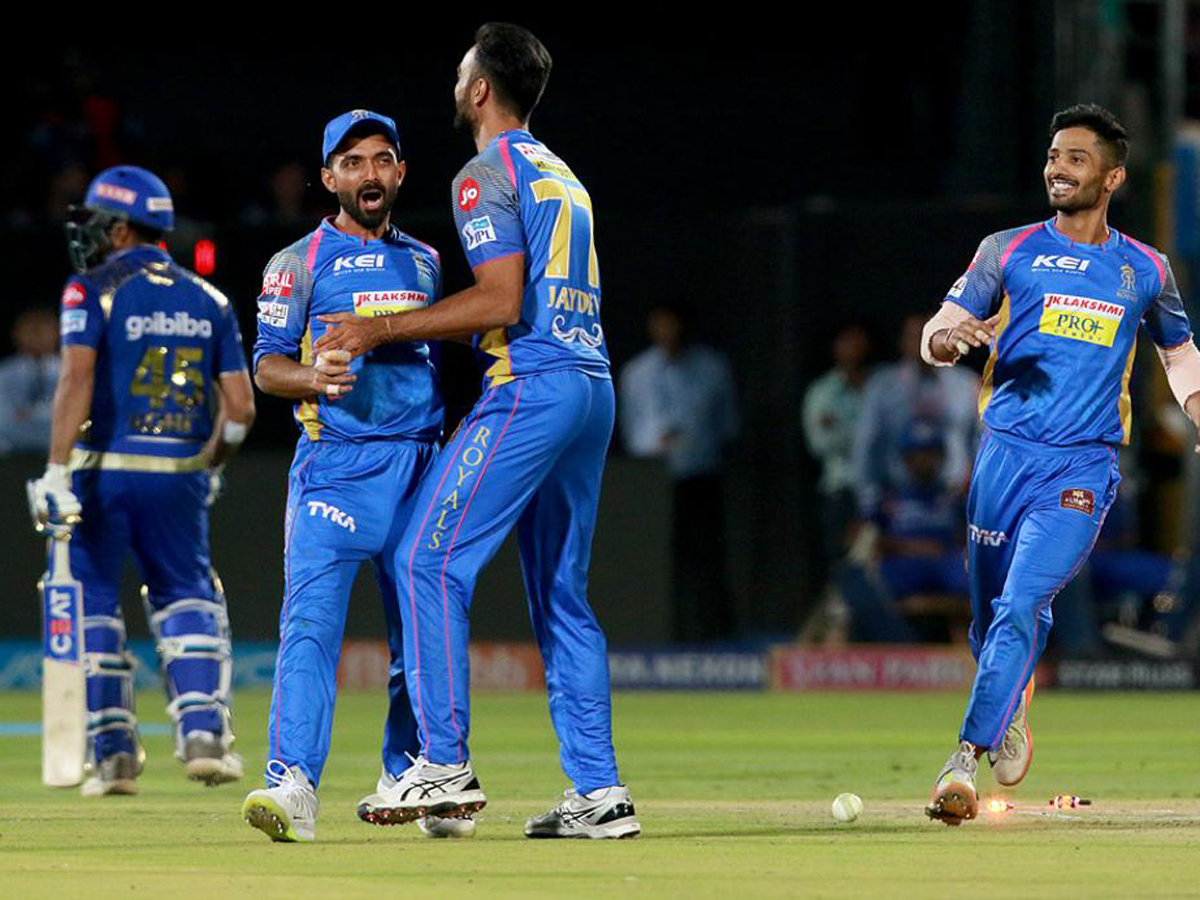 Rajasthan Royals beat Mumbai Indians by 3 wickets - Sakshi15