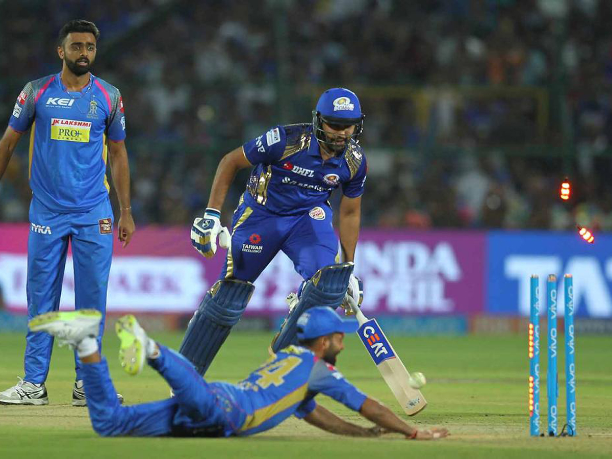 Rajasthan Royals beat Mumbai Indians by 3 wickets - Sakshi16