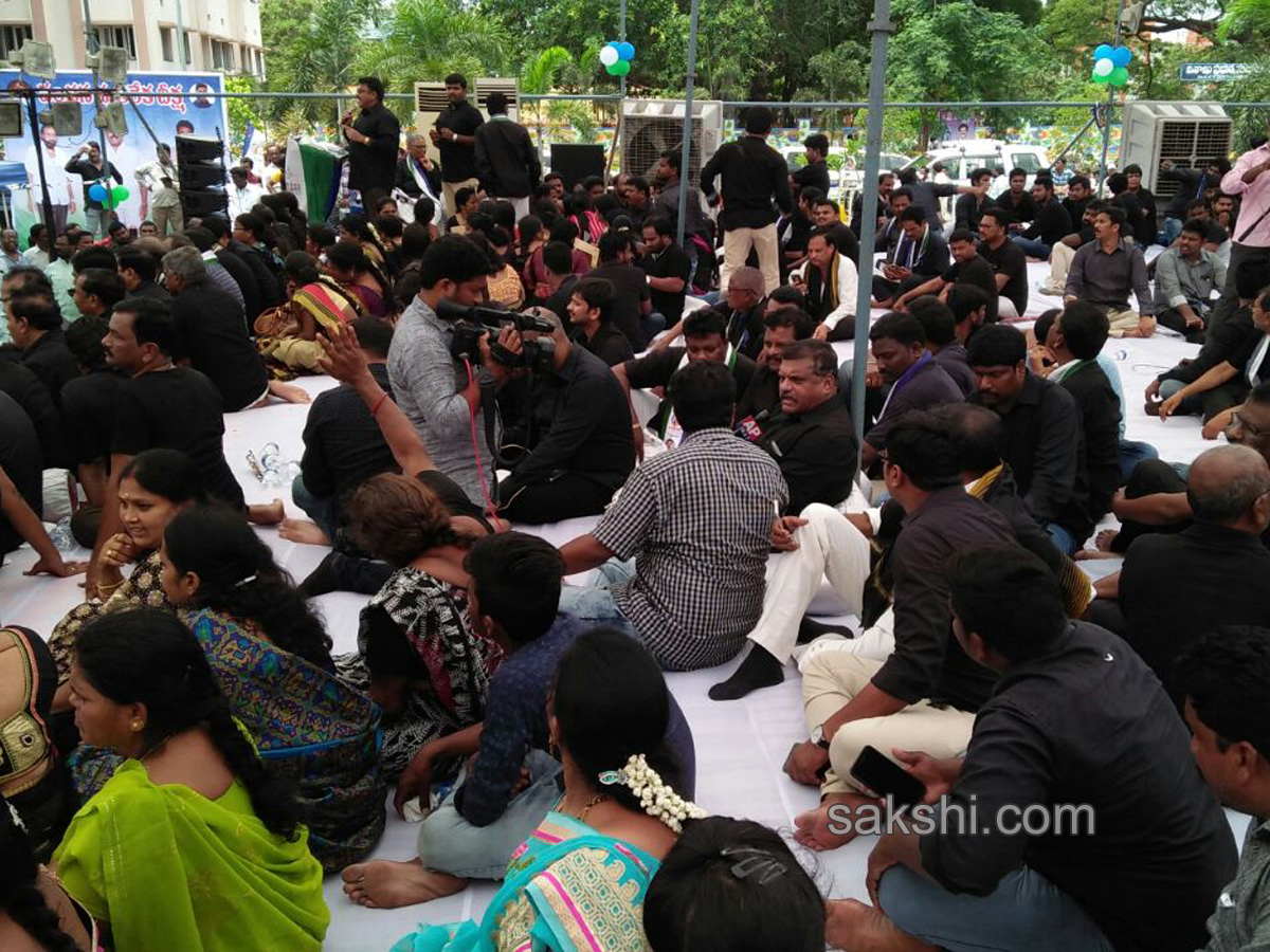 ysrcp vanchana deeksha at vizag  - Sakshi14