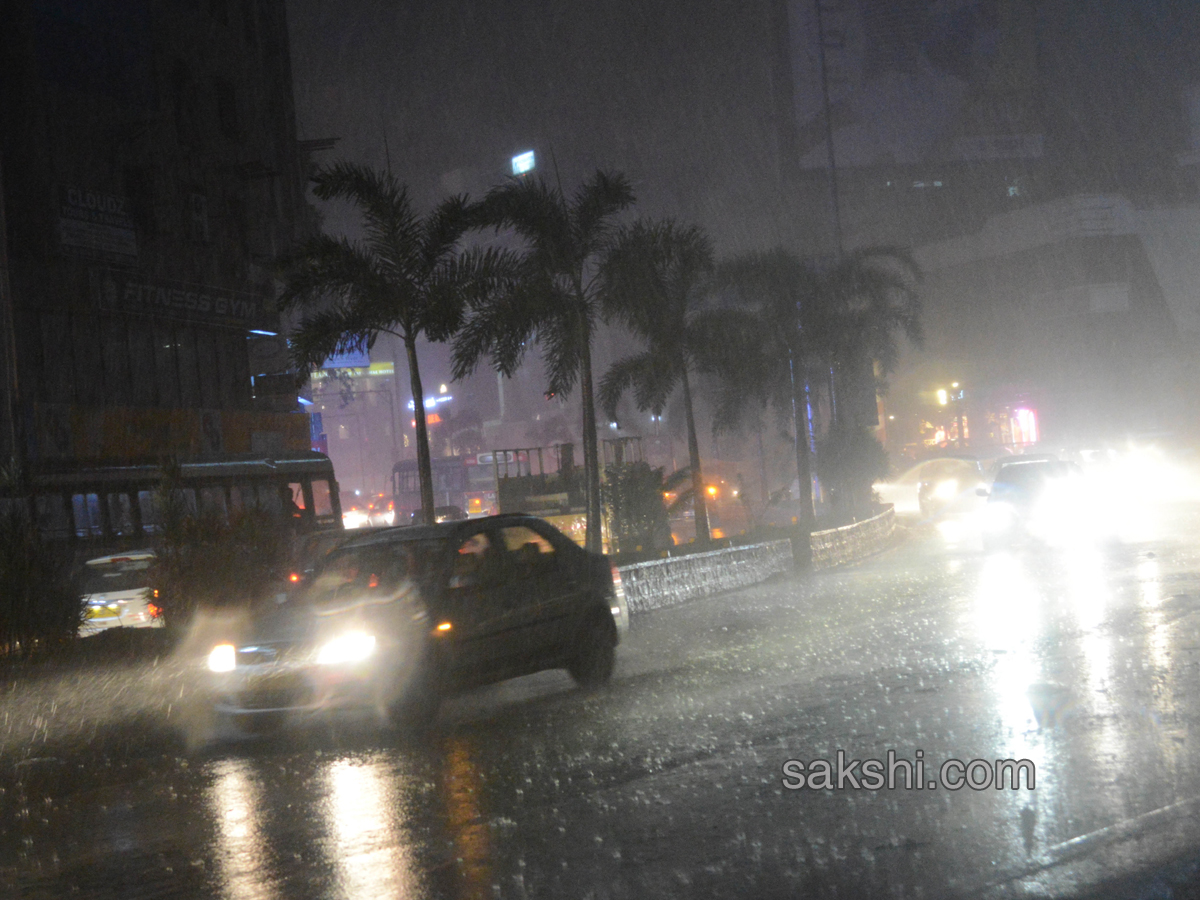 Heavy rain and hailstorm in hyderabad city - Sakshi1