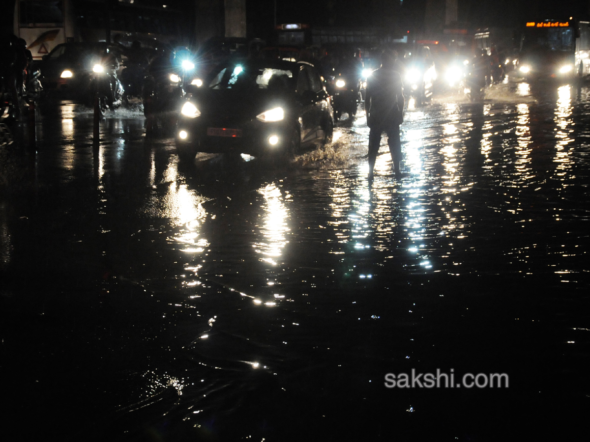 Heavy rain and hailstorm in hyderabad city - Sakshi10