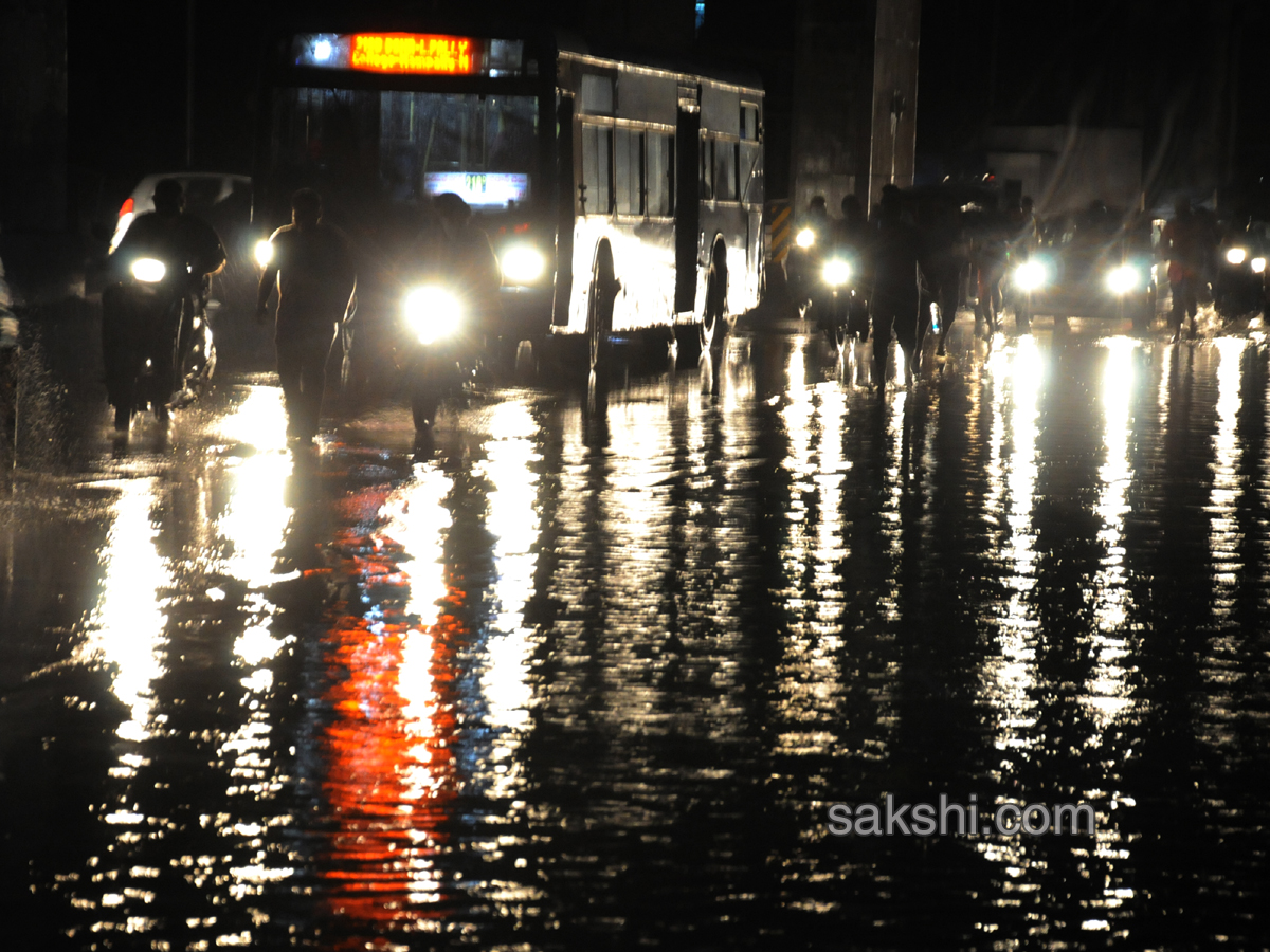 Heavy rain and hailstorm in hyderabad city - Sakshi11