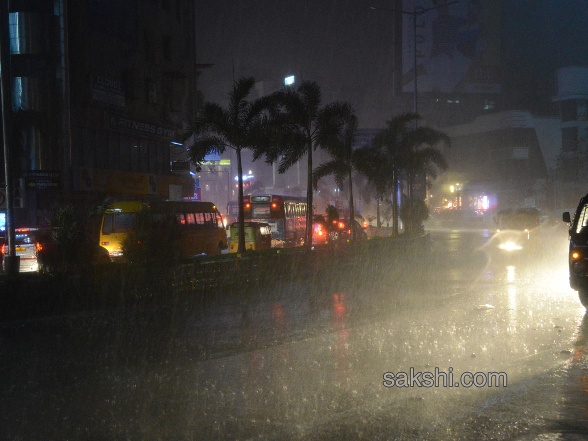 Heavy rain and hailstorm in hyderabad city - Sakshi6