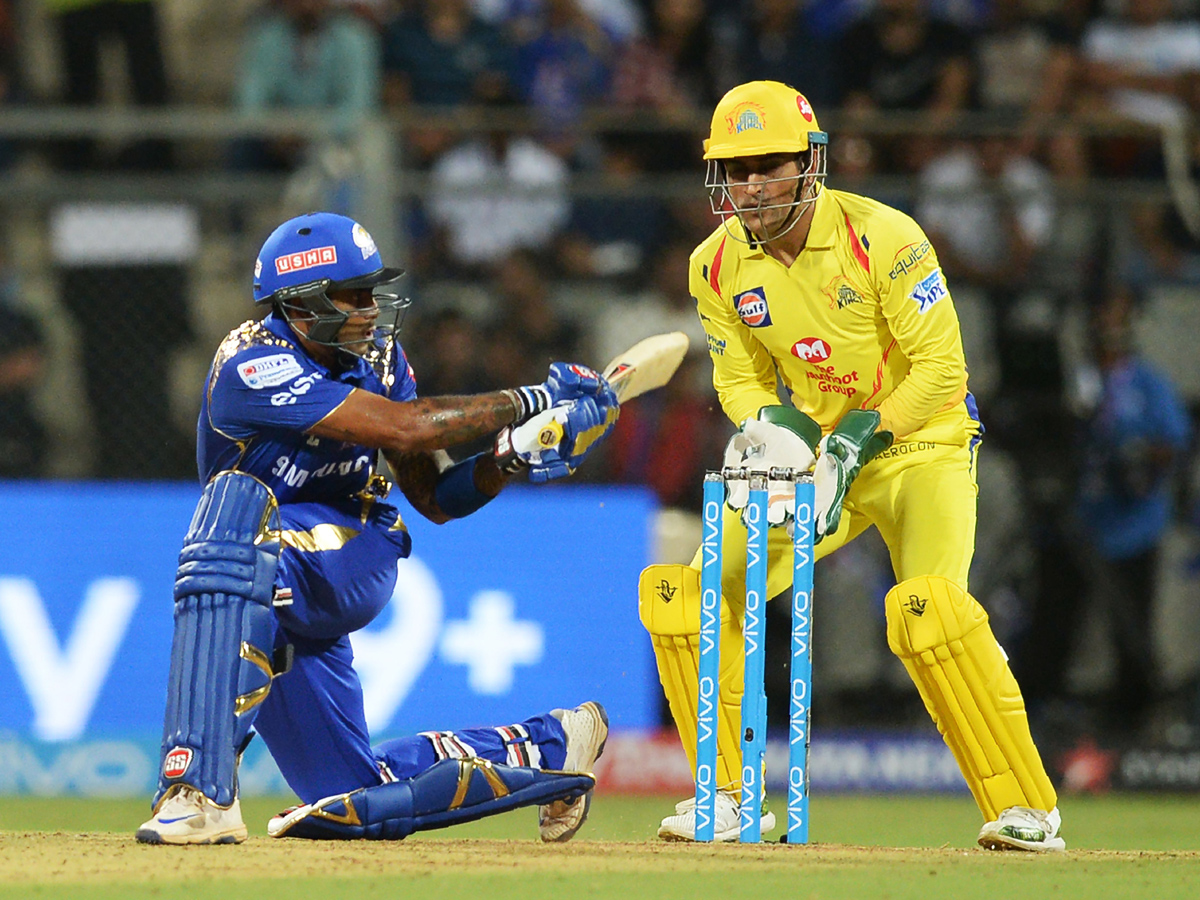 Chennai Super Kings beat Mumbai Indians by 1 wicket - Sakshi14