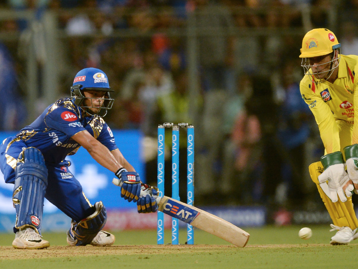 Chennai Super Kings beat Mumbai Indians by 1 wicket - Sakshi20