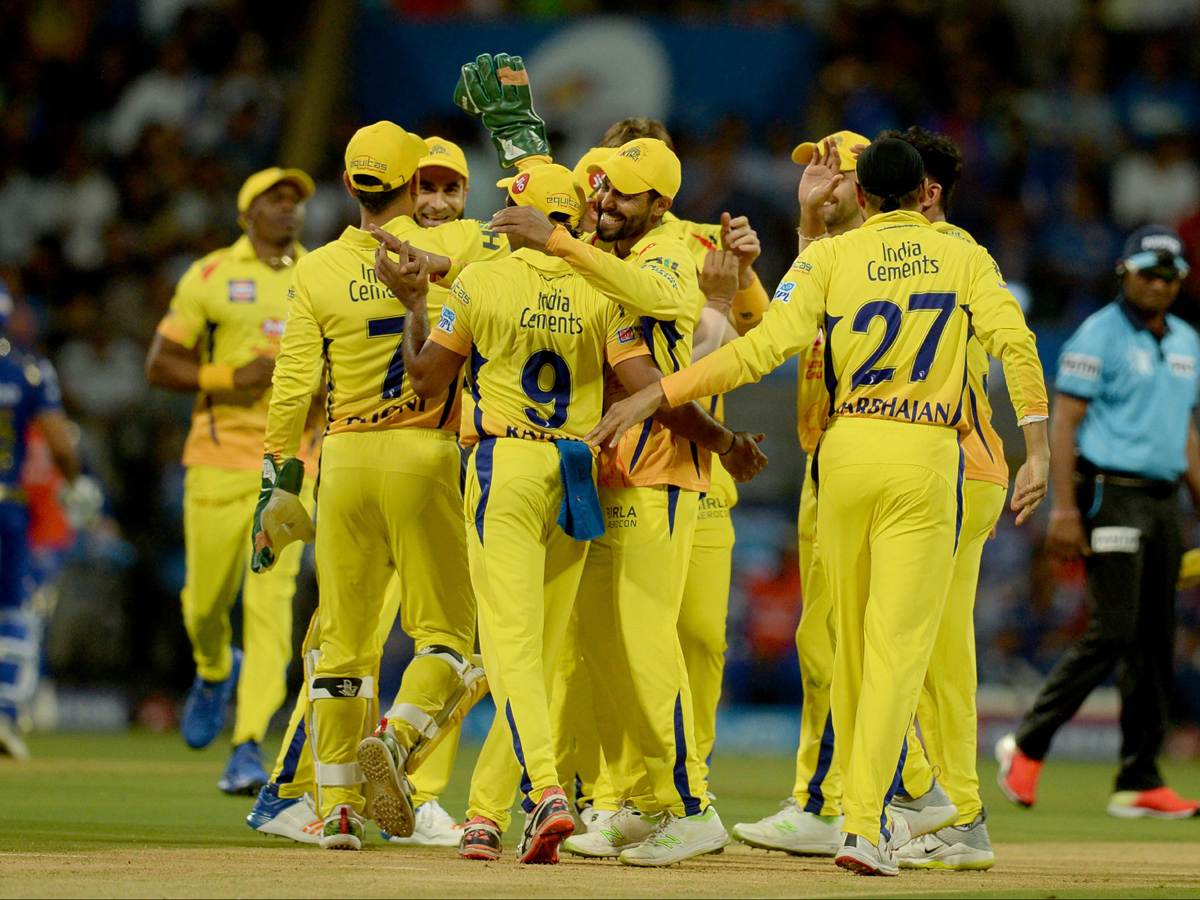 Chennai Super Kings beat Mumbai Indians by 1 wicket - Sakshi23