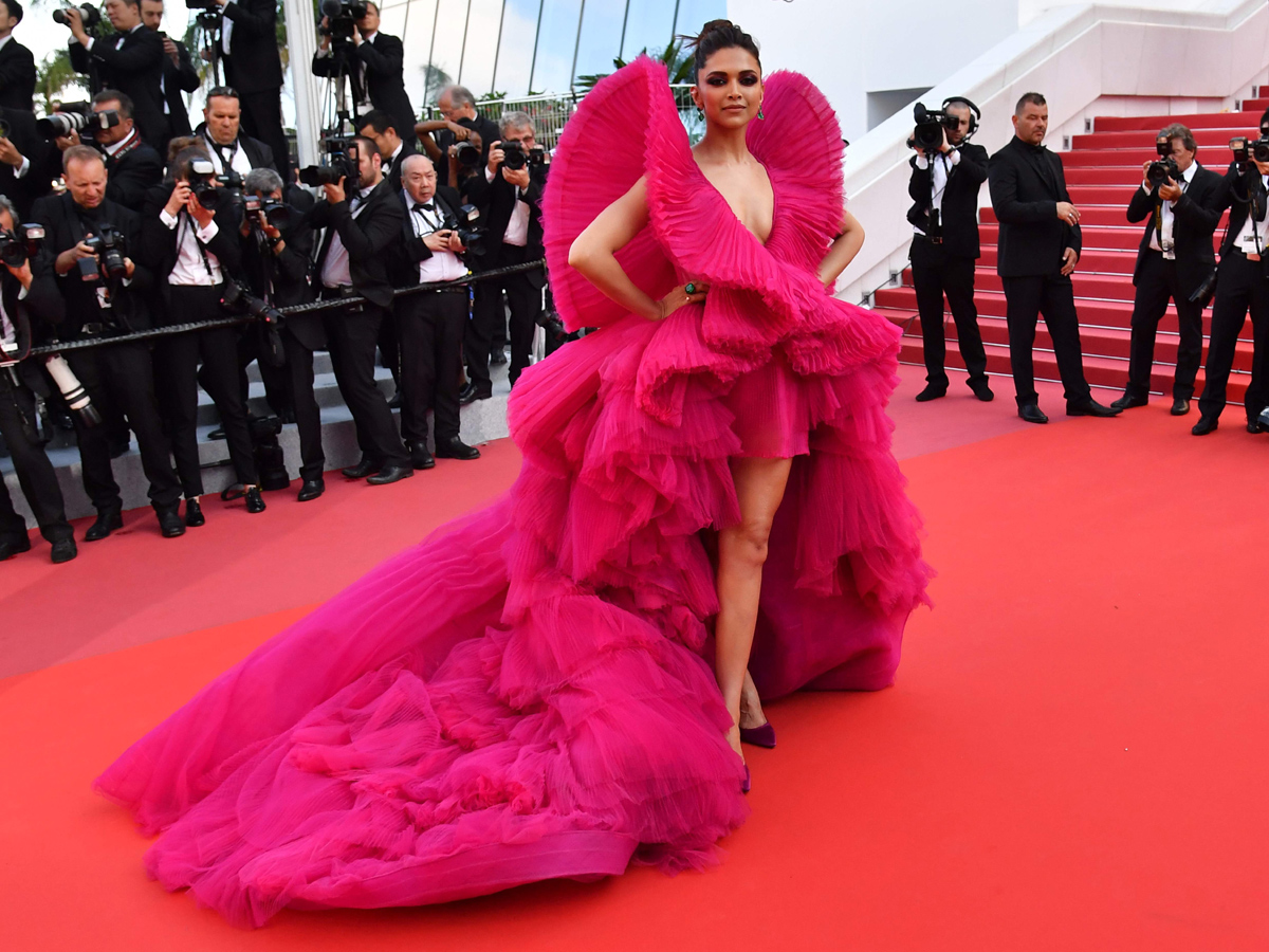 Deepika Padukone in Red Carpet photo gallery - Sakshi2