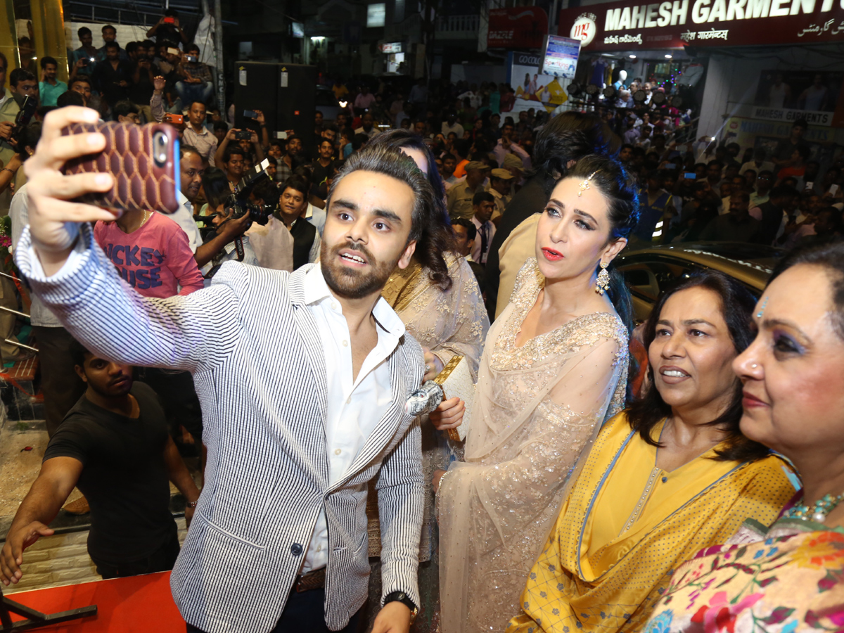 Karishma Kapoor Inaugurate Neerus Store in Hyderabad - Sakshi3