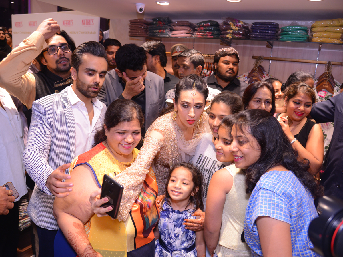 Karishma Kapoor Inaugurate Neerus Store in Hyderabad - Sakshi8