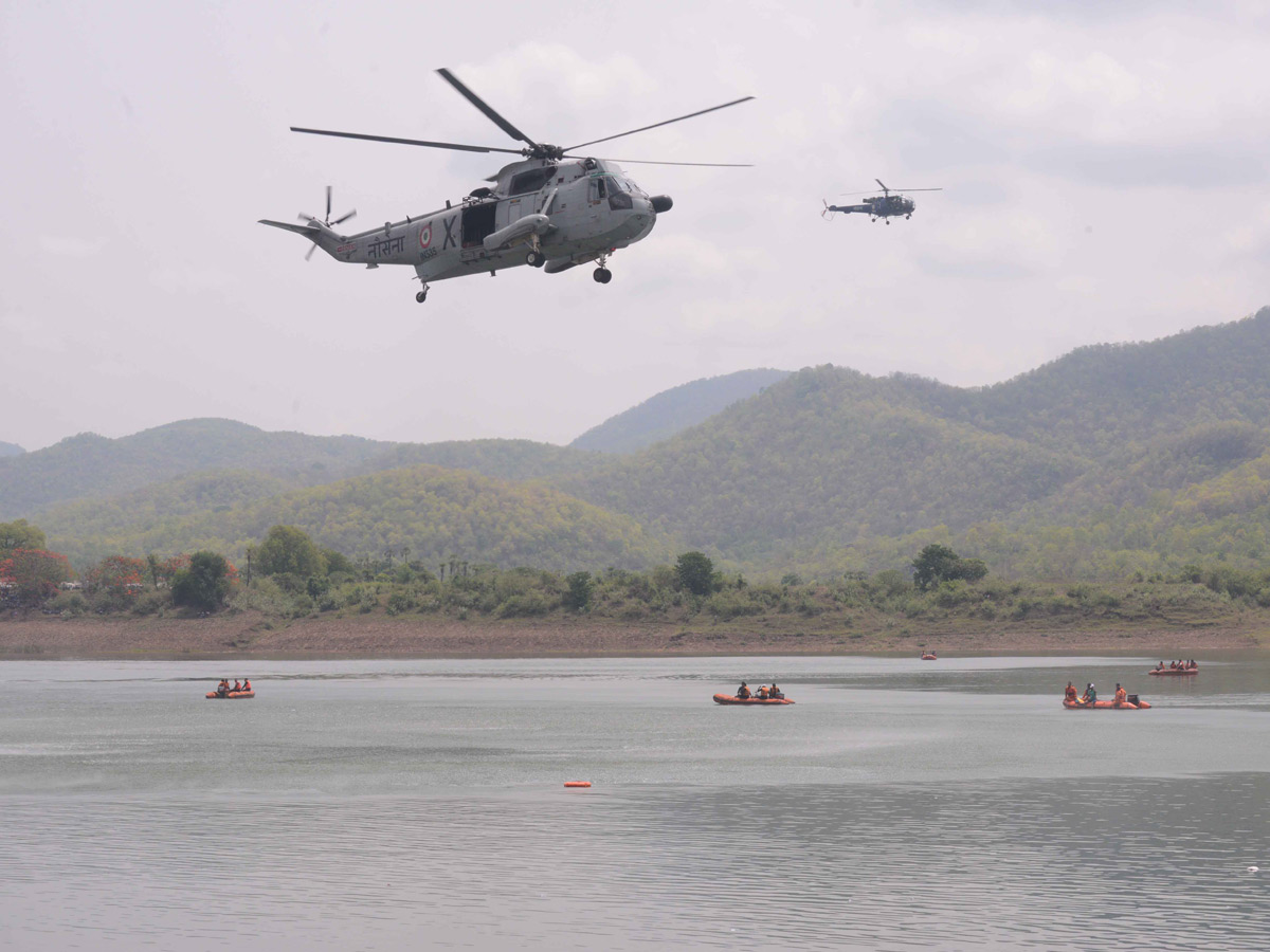 Boat Accident In Godavari River At Devipatnam photo gallery - Sakshi12