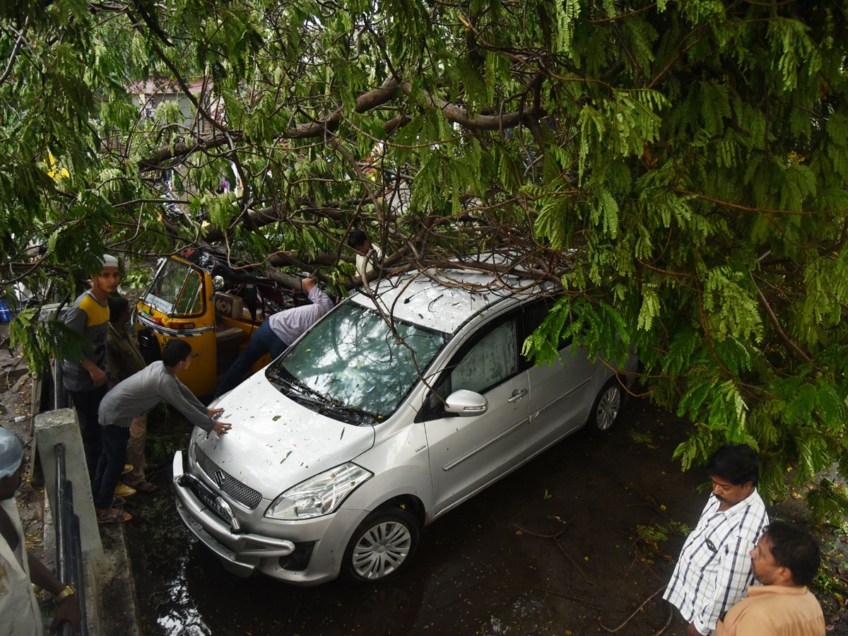 Heavy rain in hyderabad photo gallery - Sakshi1