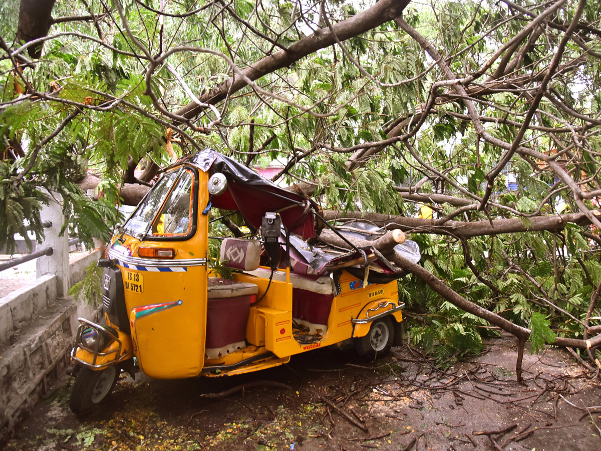 Heavy rain in hyderabad photo gallery - Sakshi14