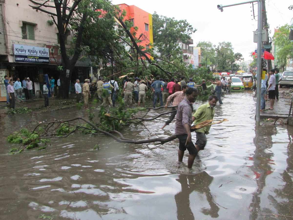 Heavy rain in hyderabad photo gallery - Sakshi2