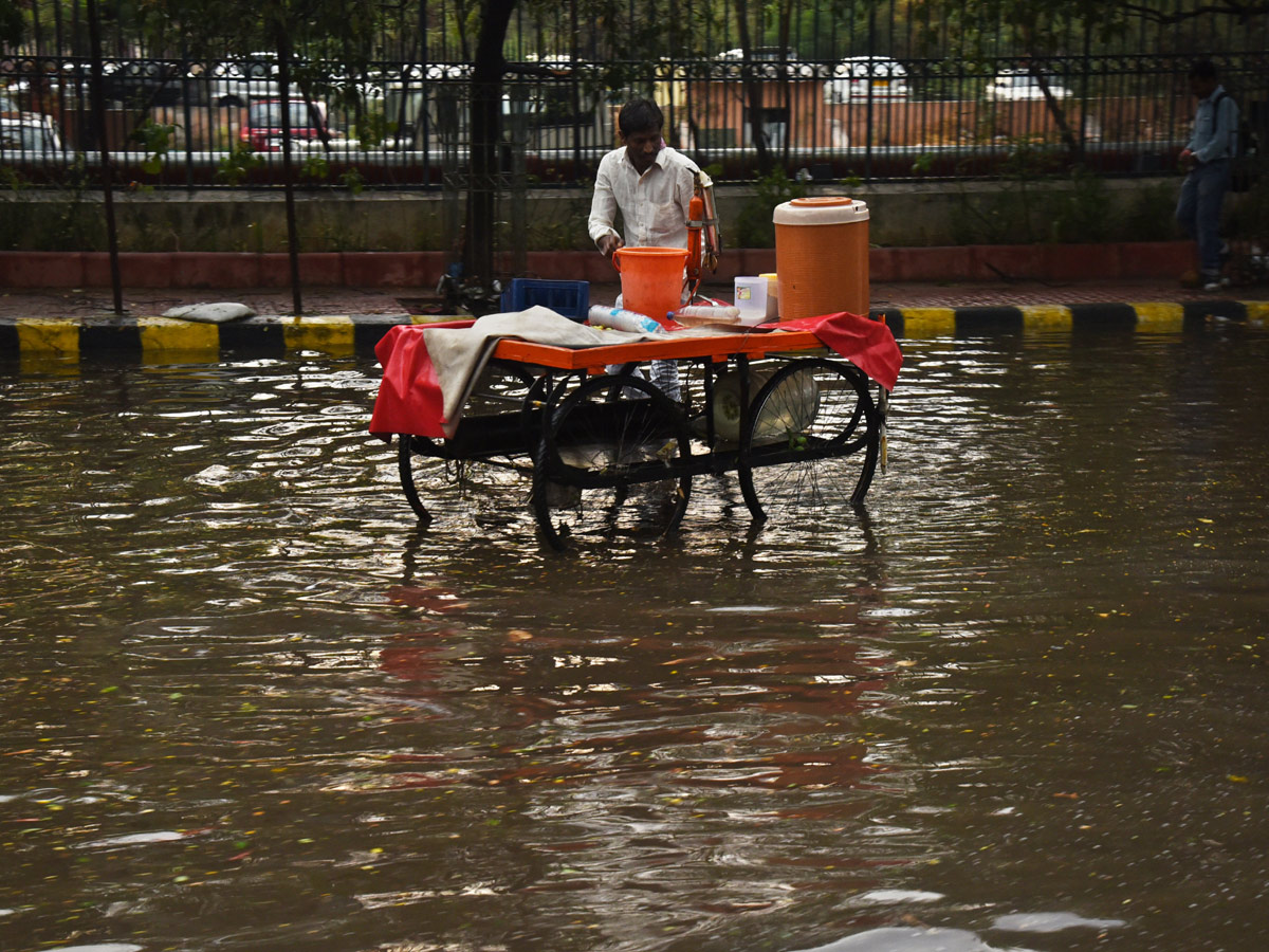 Heavy rain in hyderabad photo gallery - Sakshi23