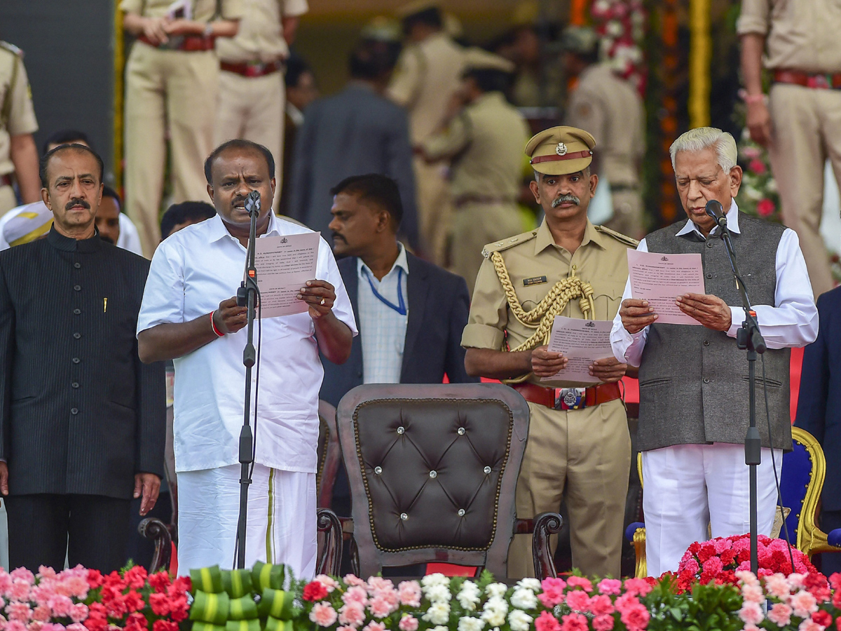 HD Kumaraswamy Oath Taking Ceremony Images in Karnataka - Sakshi1