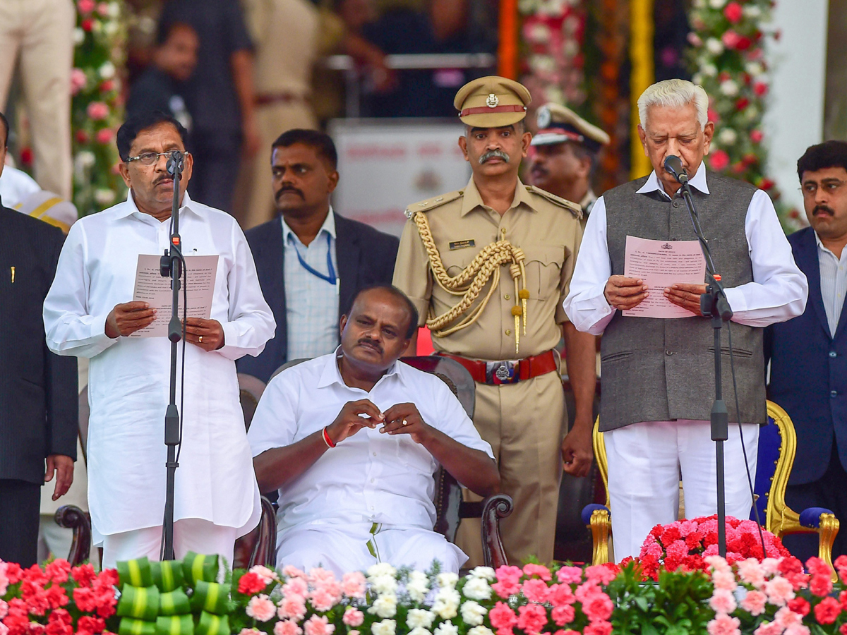 HD Kumaraswamy Oath Taking Ceremony Images in Karnataka - Sakshi2