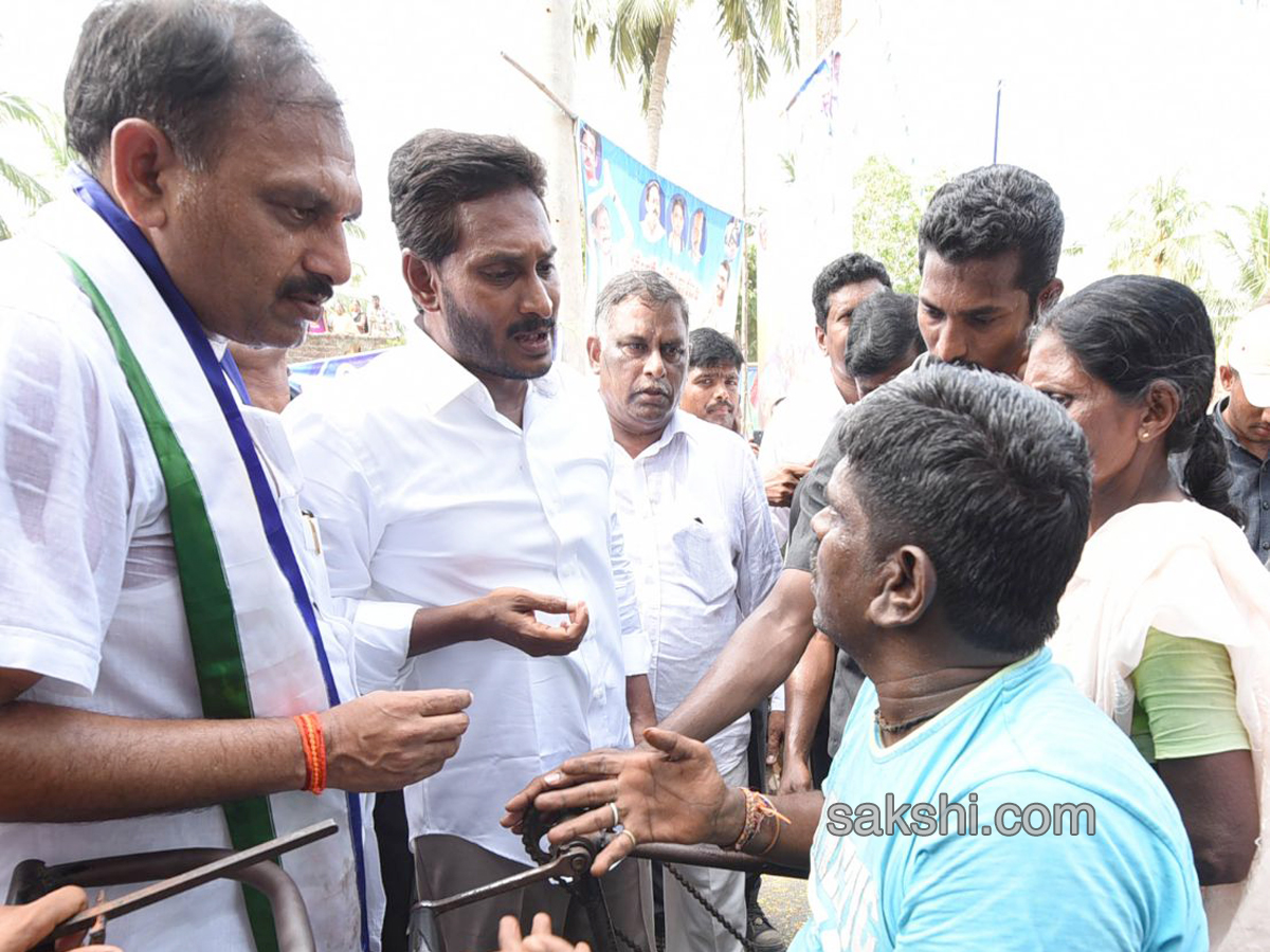  Ys Jagan Mohan Reddy Padayatra images in Agraharapu gopavaram day 169 - Sakshi5