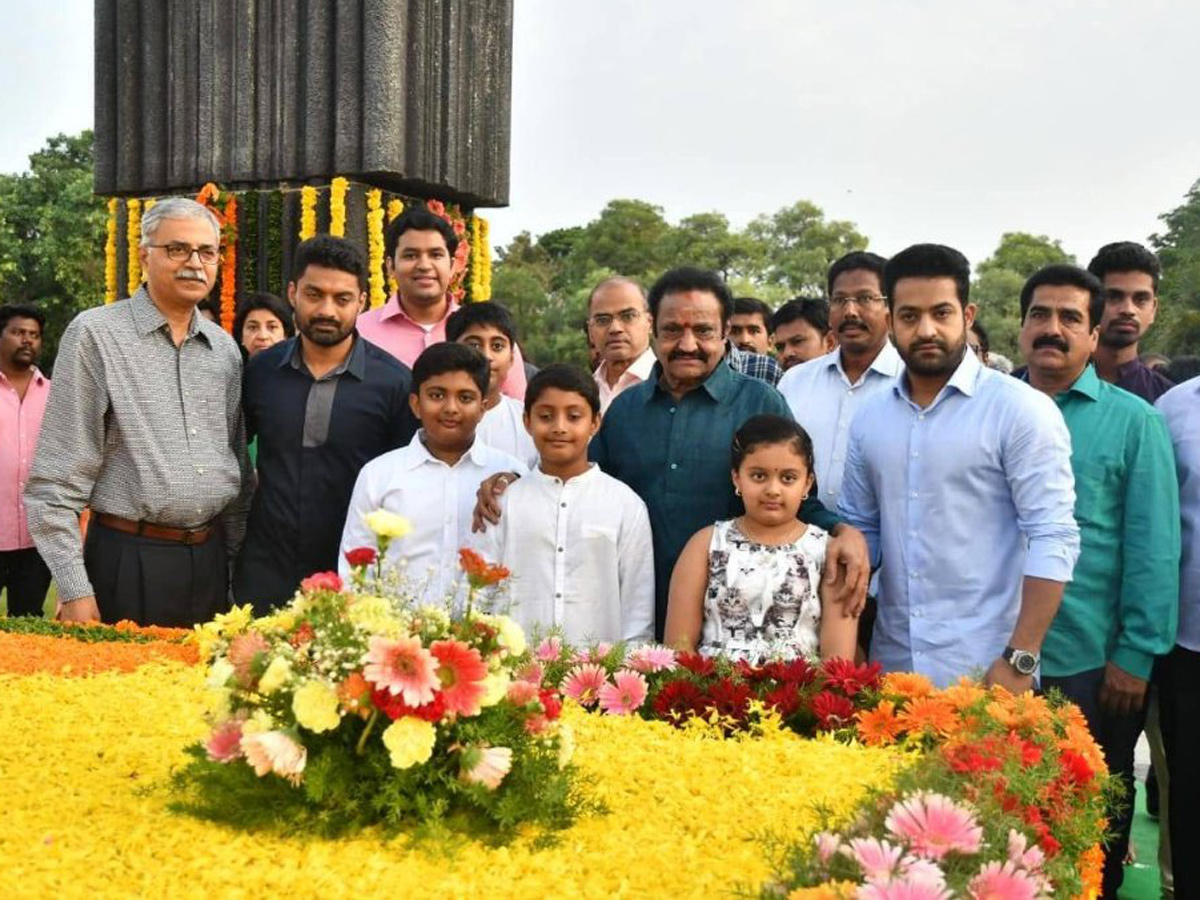 Nandamuri Family Pays Tribute NTR Ghat photo gallery - Sakshi3