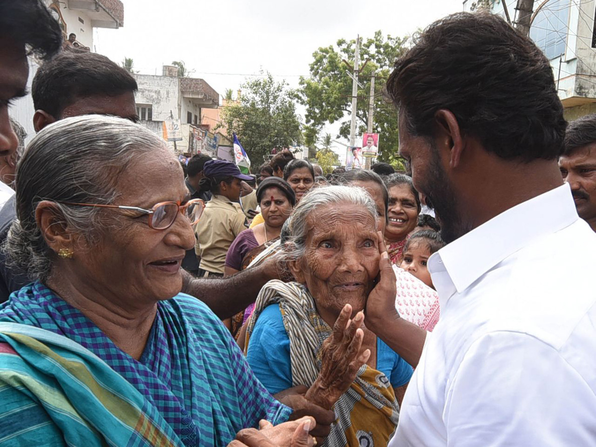 YS Jagan Padayatra photo gallery - Sakshi17