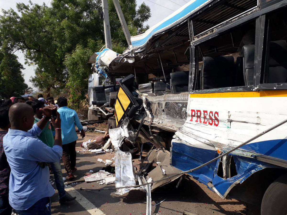 Road Accident at Karimnagar photo gallery - Sakshi11