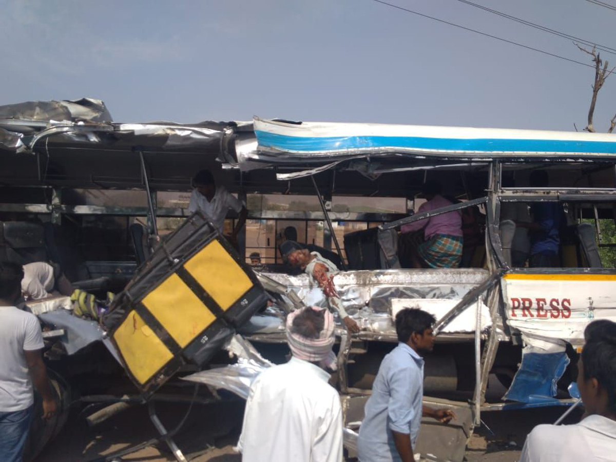 Road Accident at Karimnagar photo gallery - Sakshi9