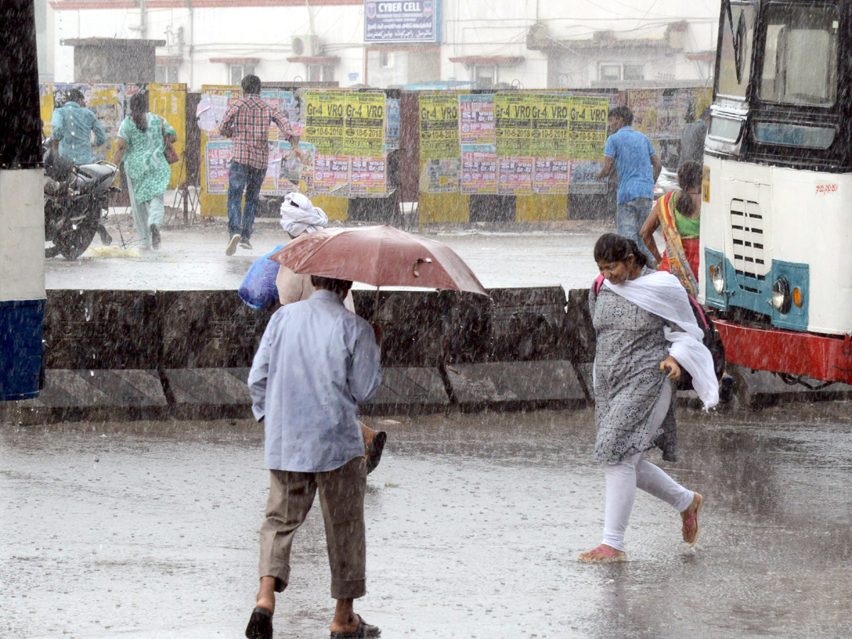 Heavy Rains in Hyderabad Photo Gallery - Sakshi2