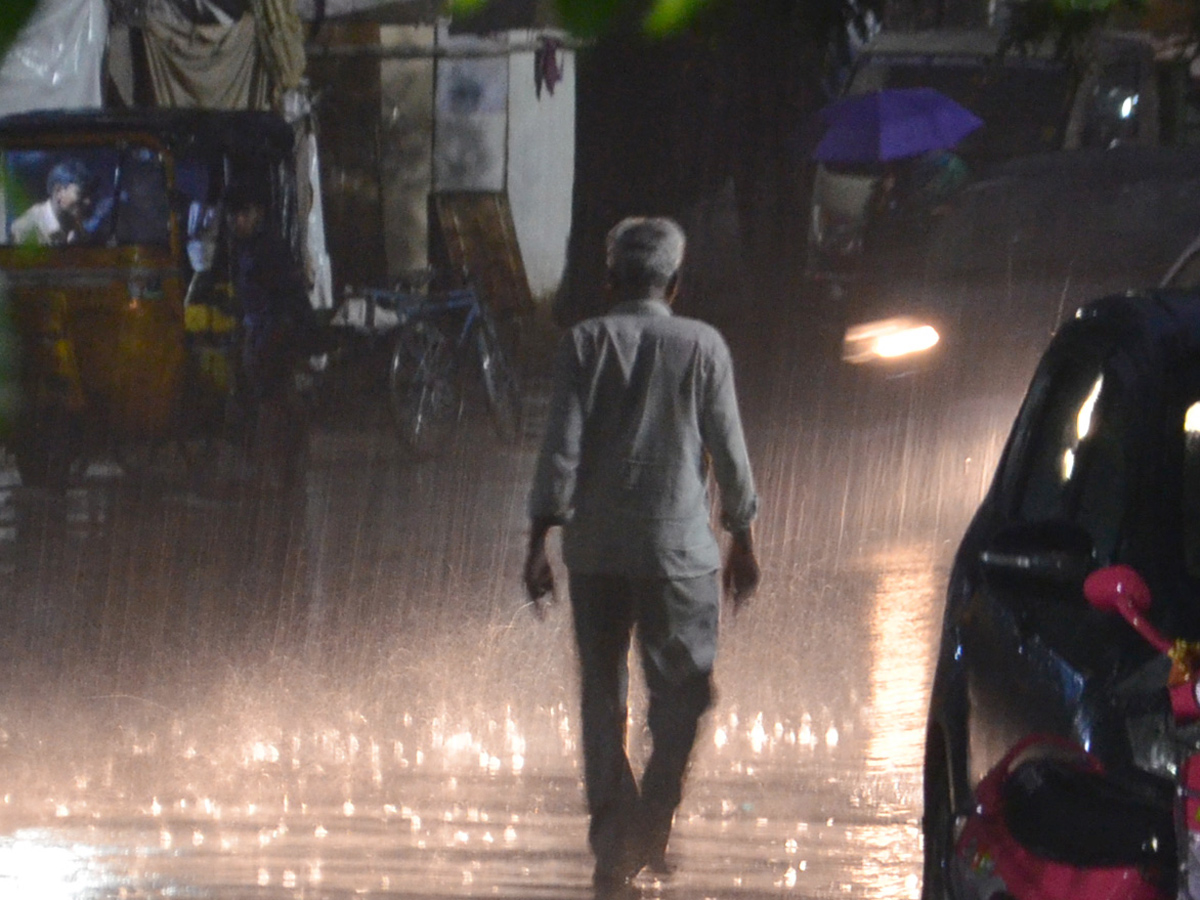 Heavy Rains in Hyderabad Photo Gallery - Sakshi11