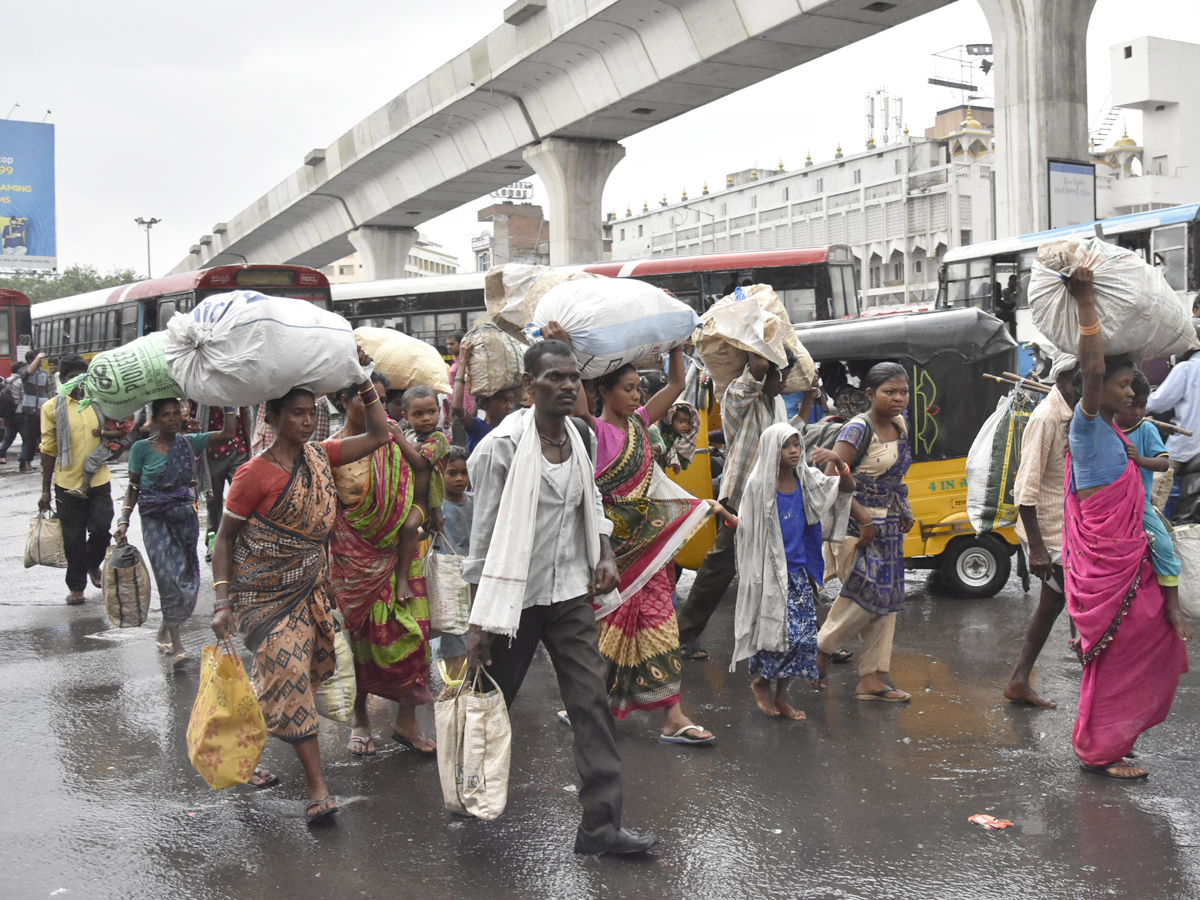 Heavy Rains in Hyderabad Photo Gallery - Sakshi13