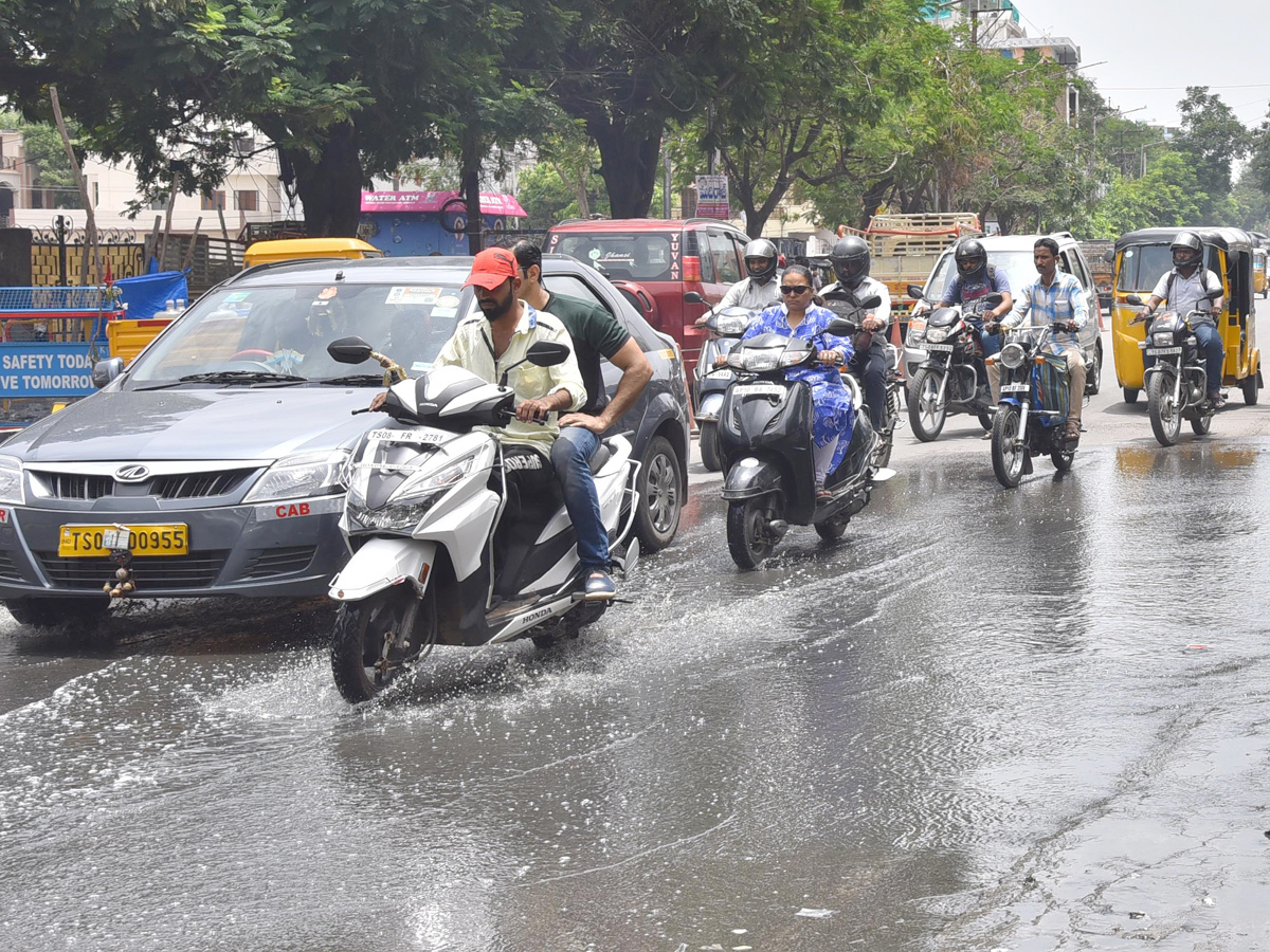 Heavy Rains in Hyderabad Photo Gallery - Sakshi6