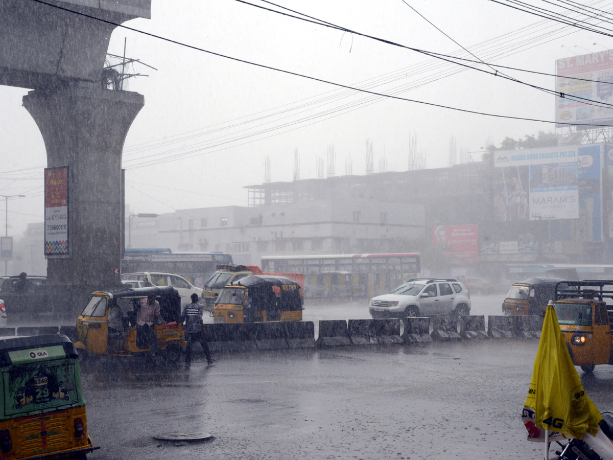 Heavy Rains in Hyderabad Photo Gallery - Sakshi1