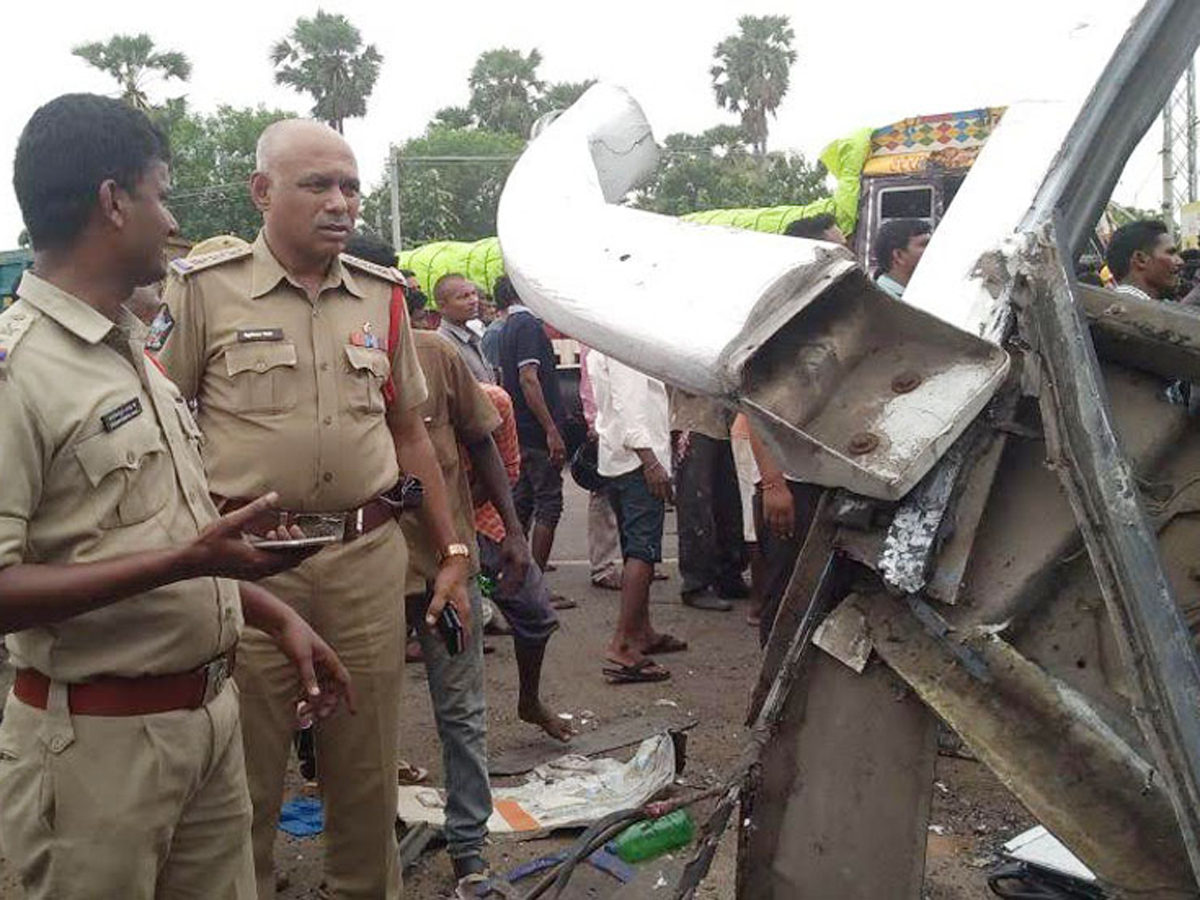 Truck Hits Bus in Vizianagaram Photo Gallery - Sakshi10