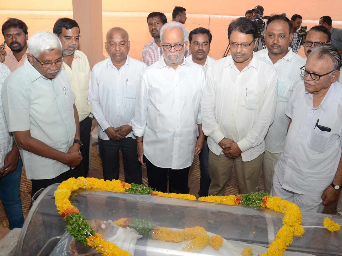 Political Leaders Pay Tributes To Professor Keshav Rao Jadhav Photo Gallery - Sakshi20