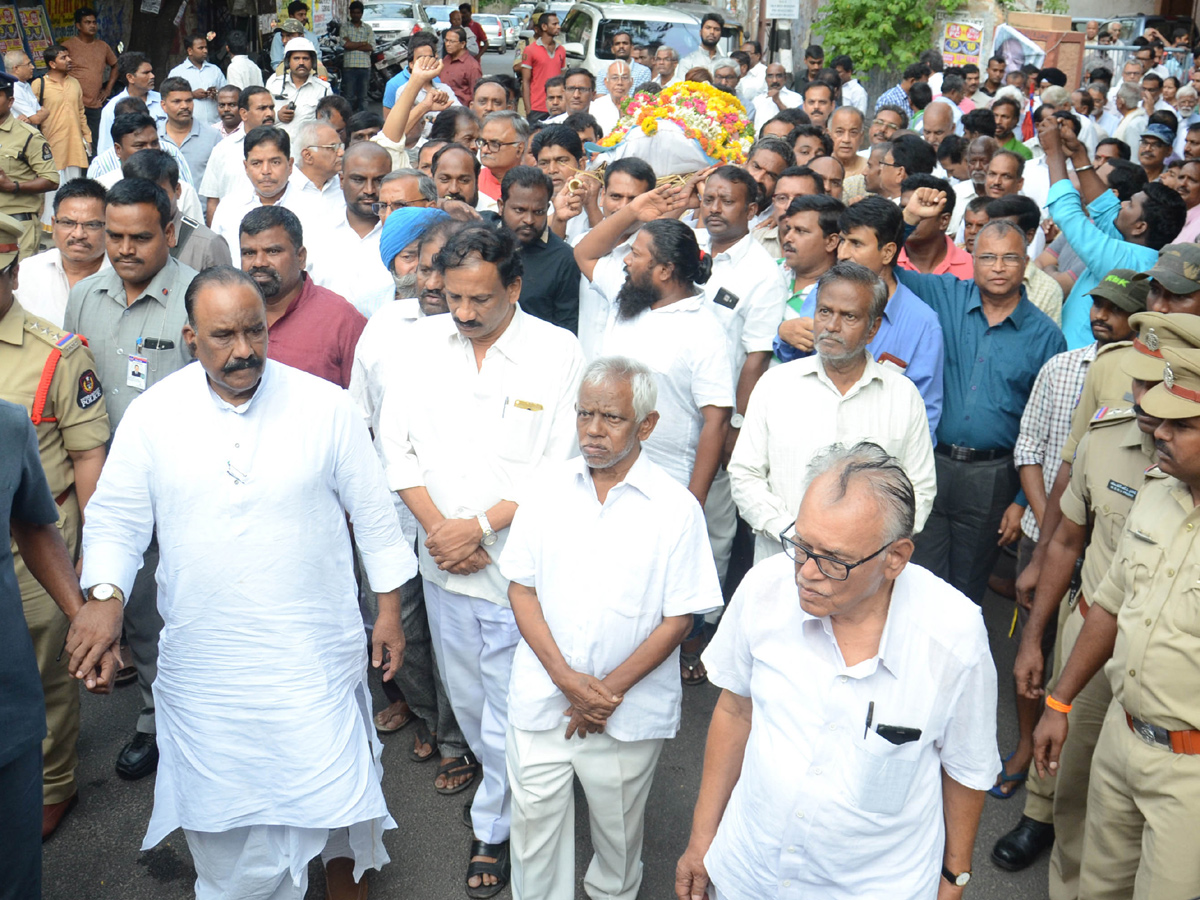 Political Leaders Pay Tributes To Professor Keshav Rao Jadhav Photo Gallery - Sakshi4