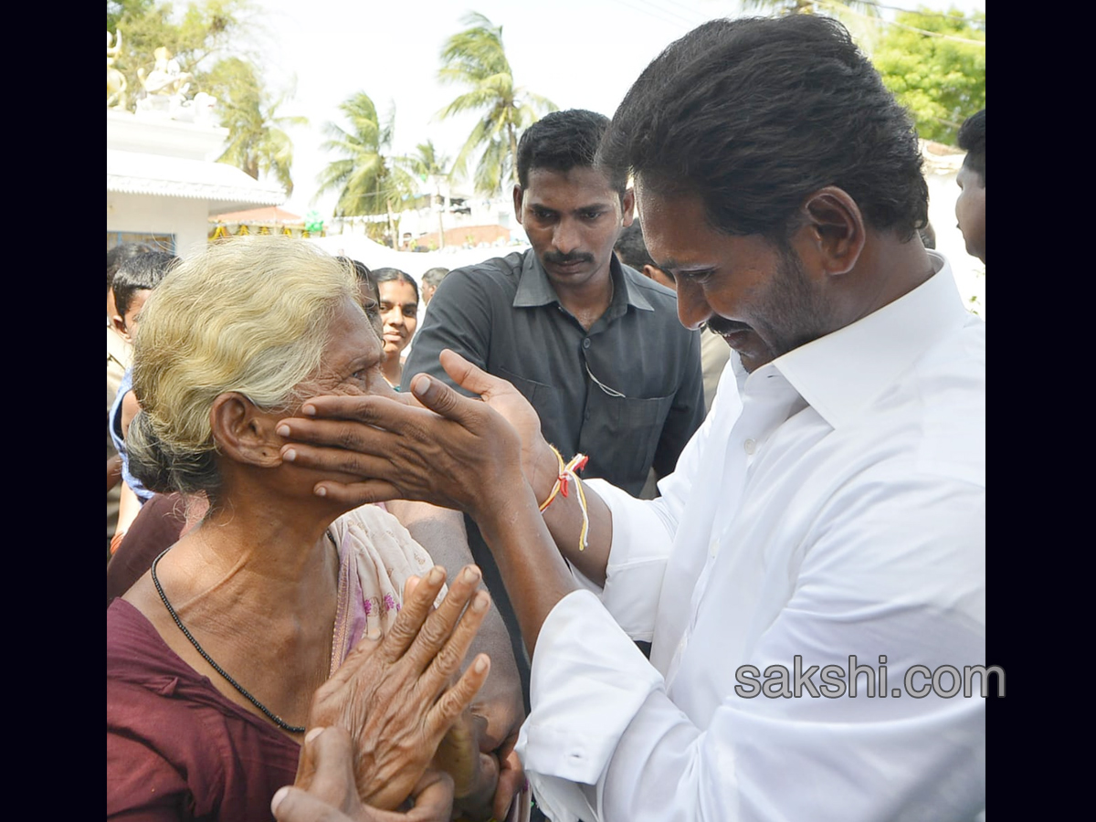 Ys Jagan Mohan Reddy Padayatra day 191 Photos in Vedireswaram - Sakshi15