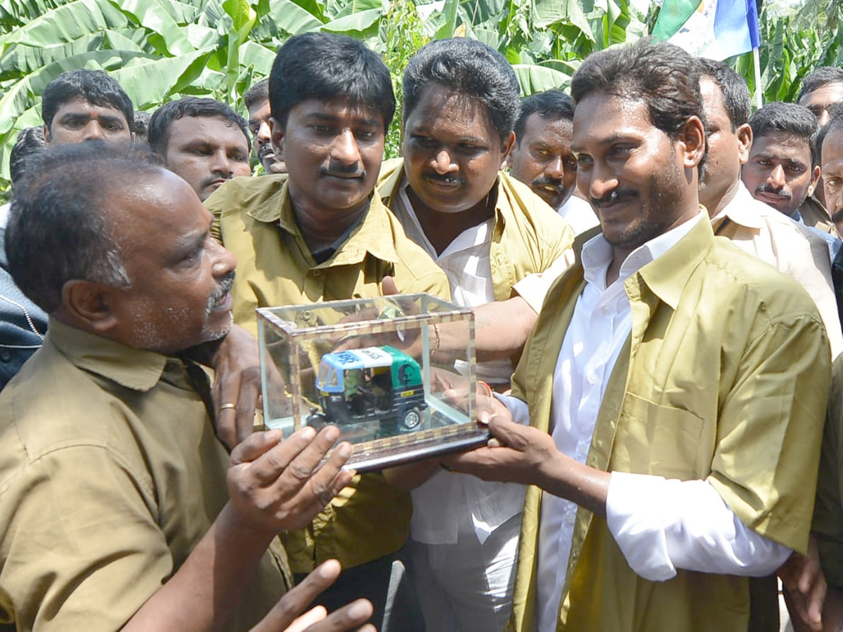 Ys Jagan Mohan Reddy Padayatra day 191 Photos in Vedireswaram - Sakshi17