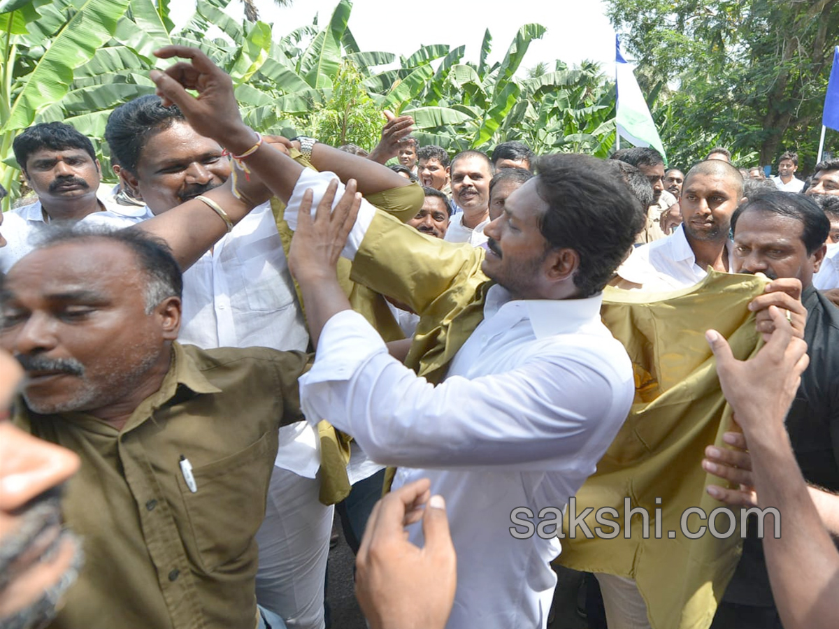 Ys Jagan Mohan Reddy Padayatra day 191 Photos in Vedireswaram - Sakshi19