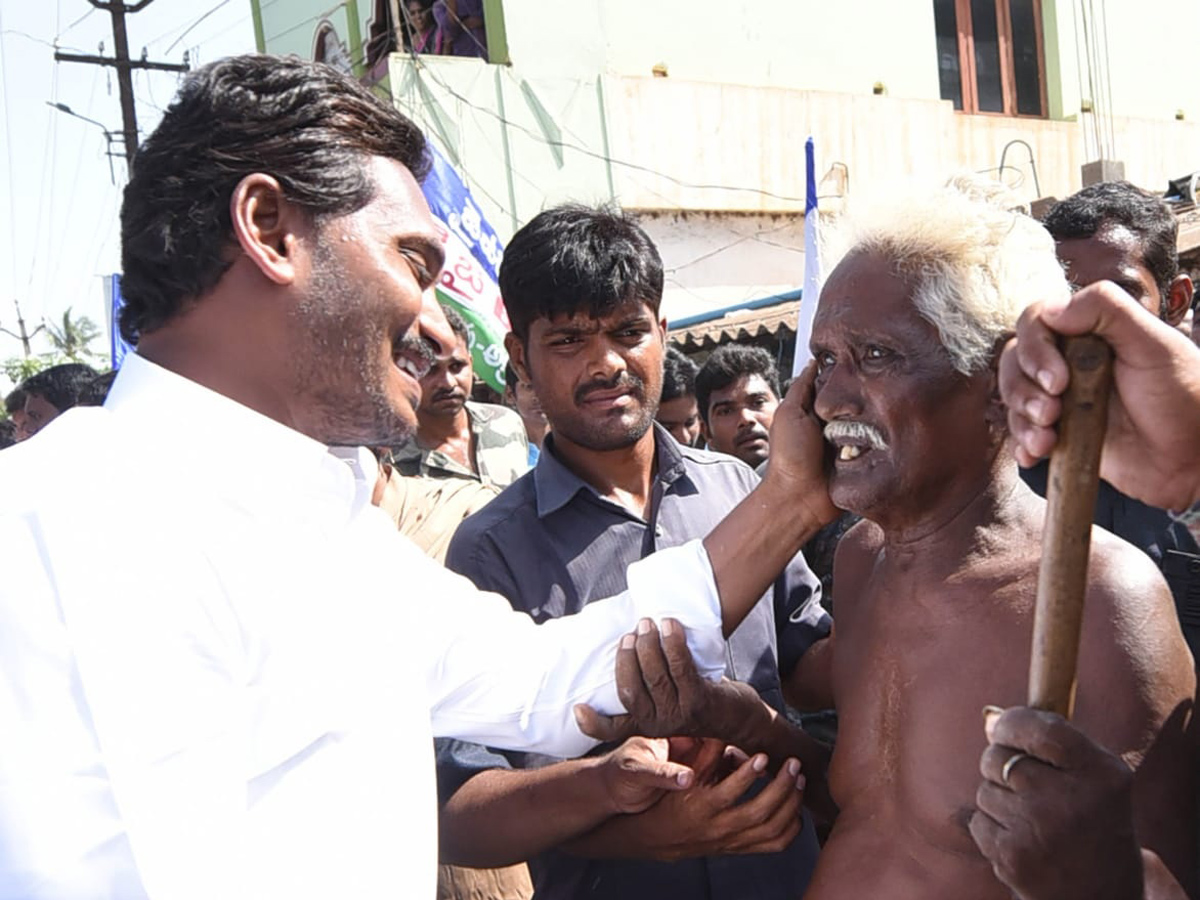 Ys jagan padayatra Photo Gallery - Sakshi4