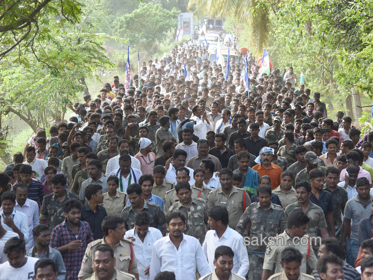 Ys Jagan Mohan Reddy Padayatra day 192 images in P. Gannavaram - Sakshi10