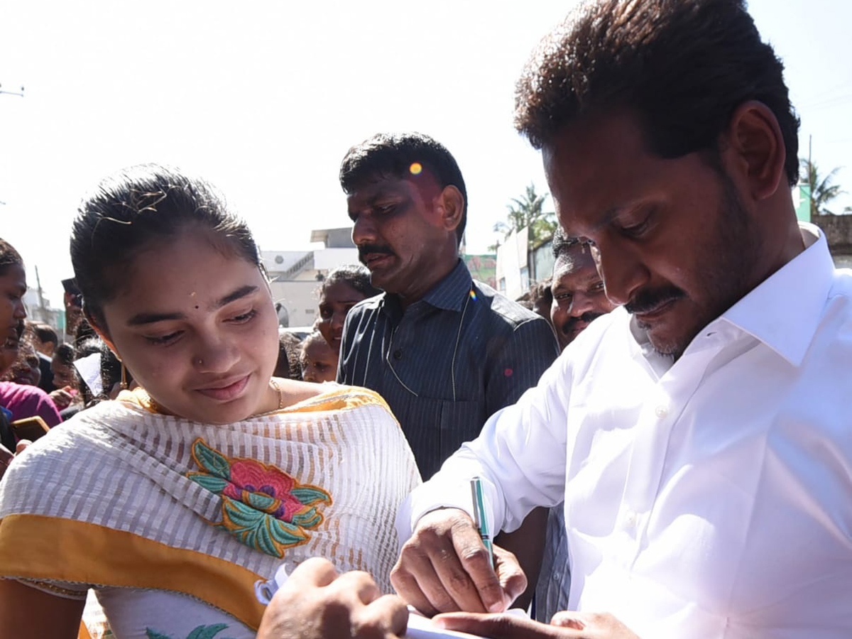 Ys jagan padayatra Photo Gallery - Sakshi10