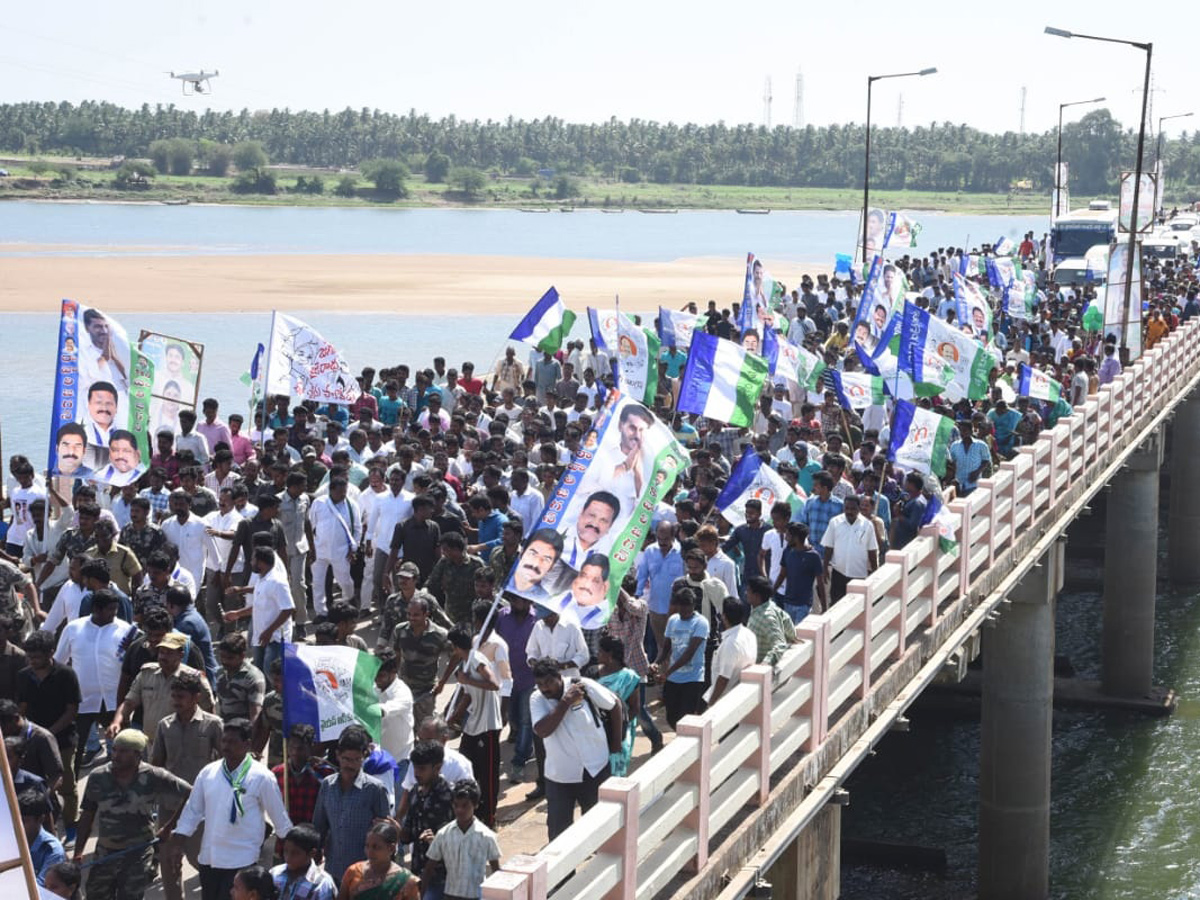 Ys jagan padayatra Photo Gallery - Sakshi3