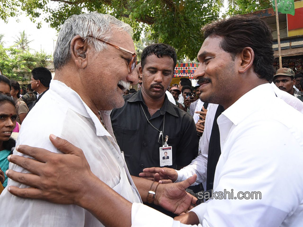 YS Jagan Padayatra 178th day Images in Palakollu - Sakshi11