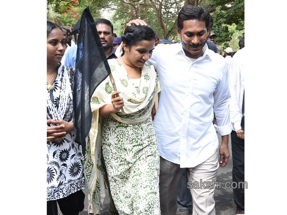 YS Jagan Padayatra 178th day Images in Palakollu - Sakshi16