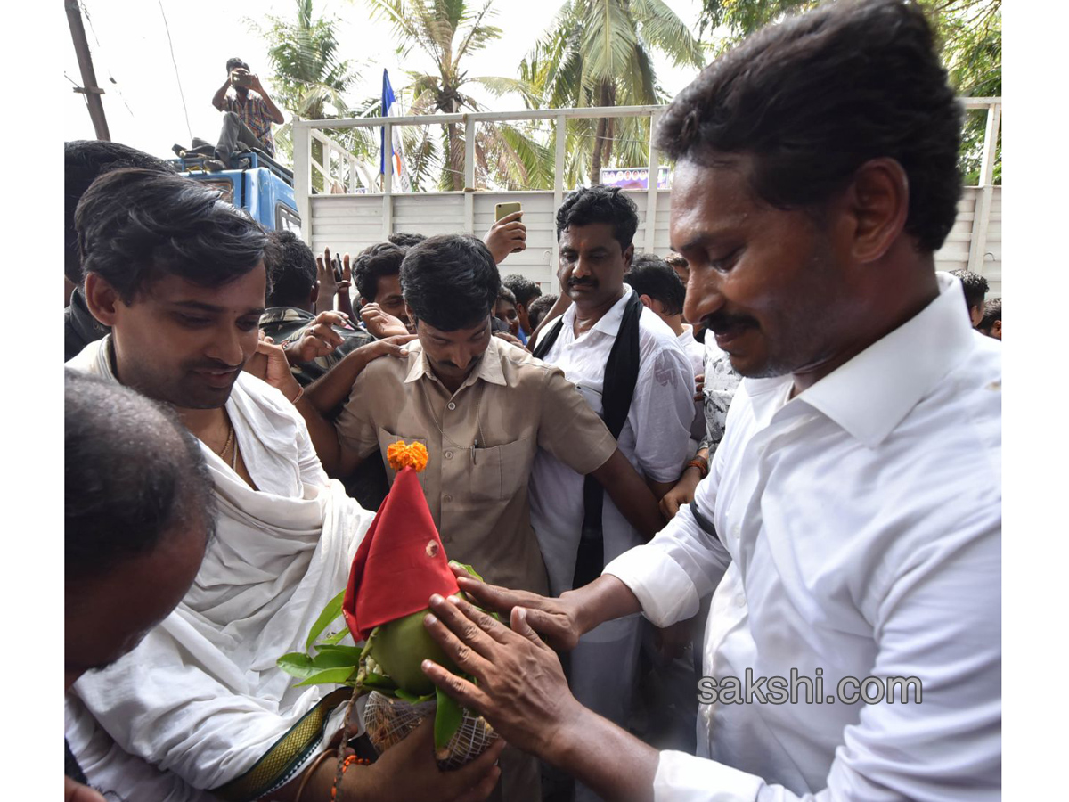 YS Jagan Padayatra 178th day Images in Palakollu - Sakshi6