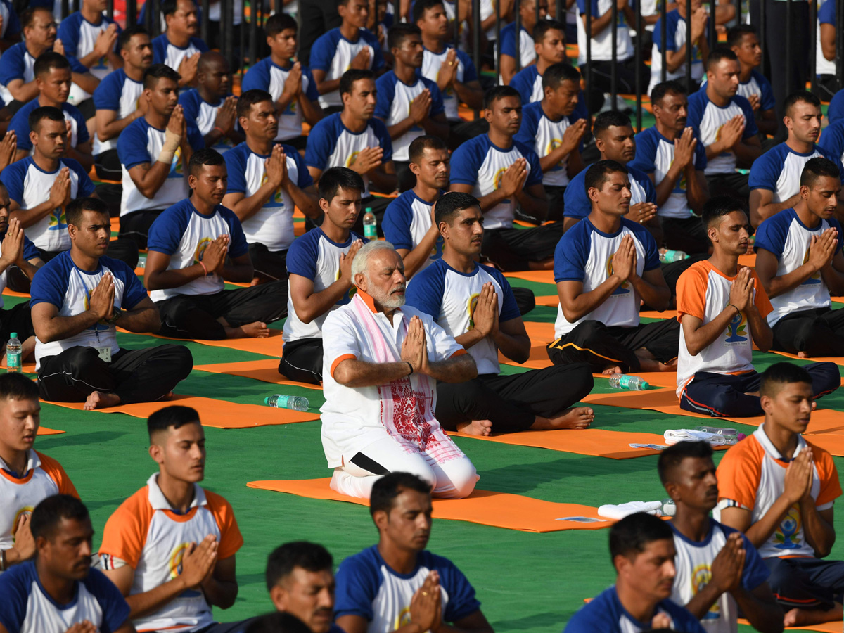 International Yoga Day Dehradun in Narendra Modi Photo Gallery - Sakshi6