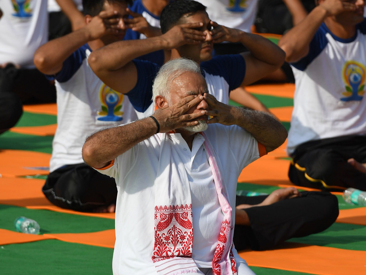 International Yoga Day Dehradun in Narendra Modi Photo Gallery - Sakshi7