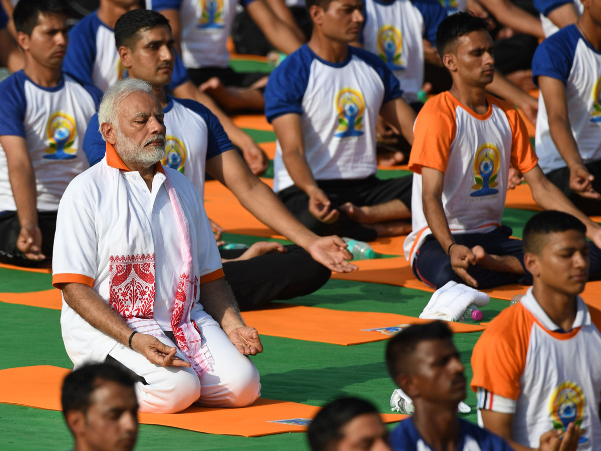 International Yoga Day Dehradun in Narendra Modi Photo Gallery - Sakshi9