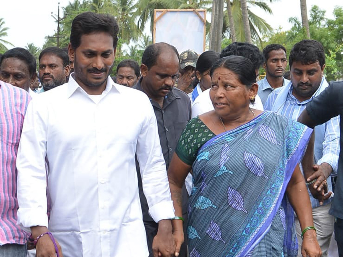 Ys jagan padayatra Photo Gallery - Sakshi15