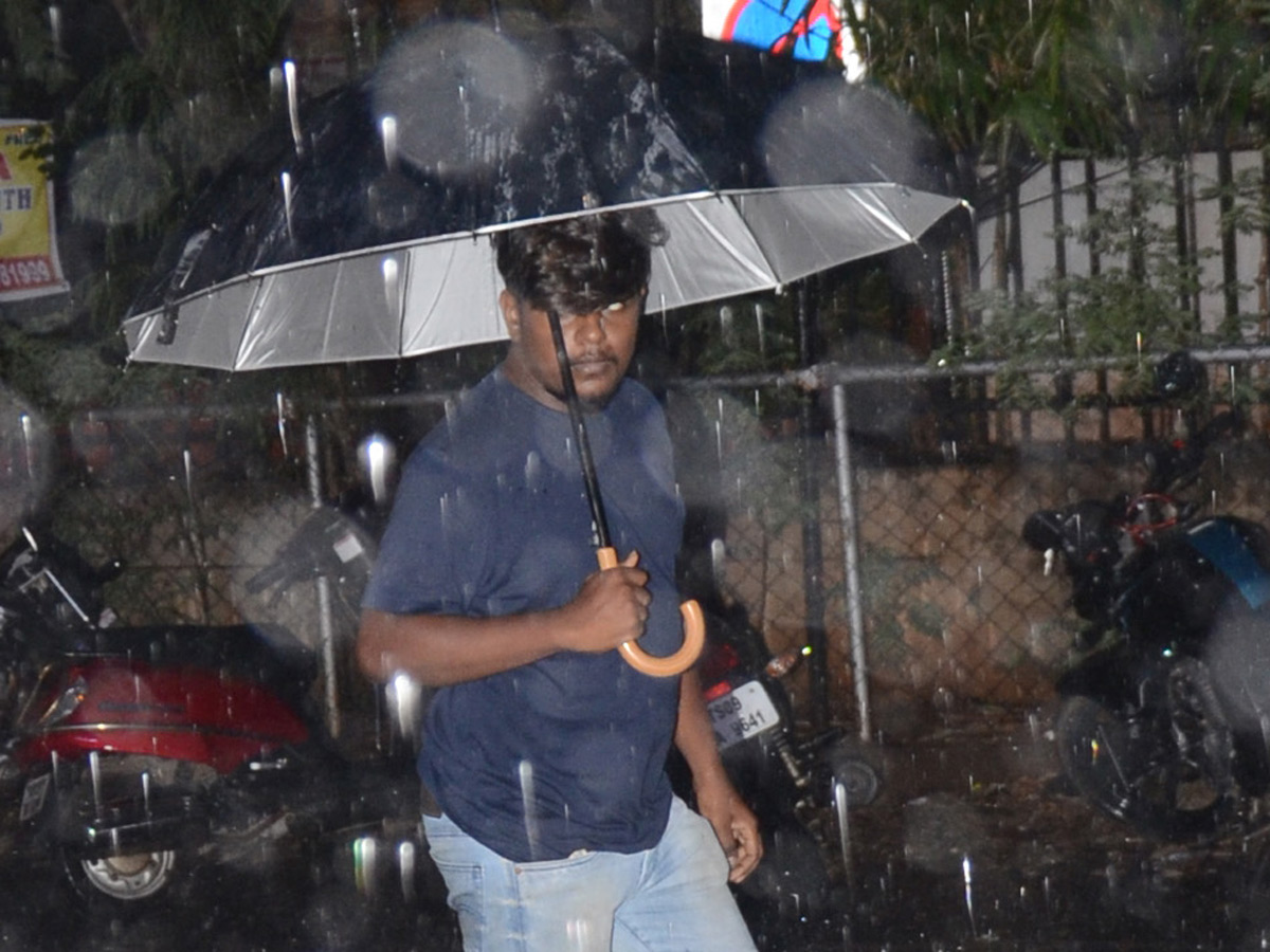 Heavy rain in hyderabad Photo Gallery - Sakshi18