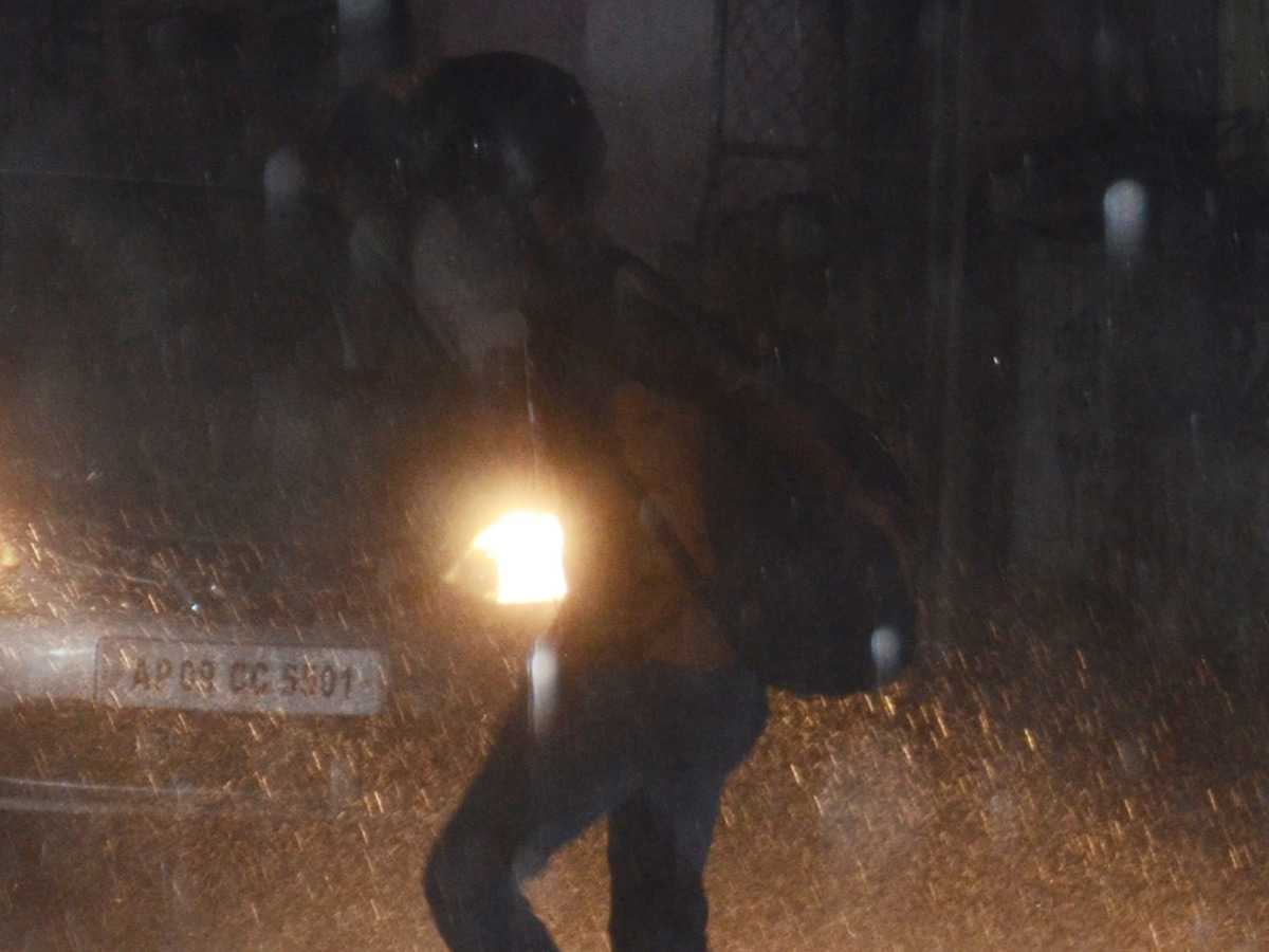 Heavy rain in hyderabad Photo Gallery - Sakshi19